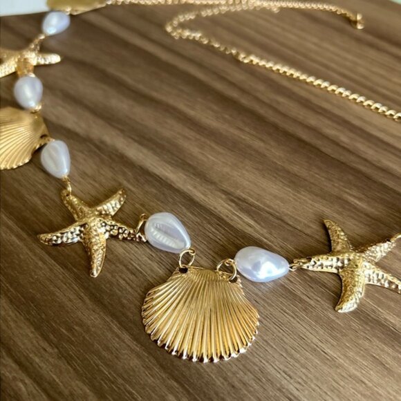 Gold and White Necklace Q429 - Picture 2 of 5